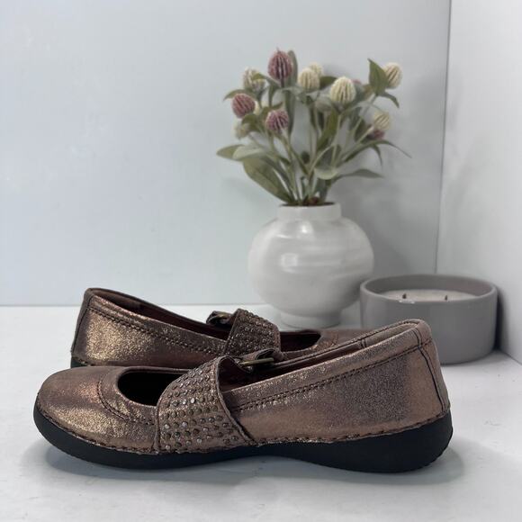 Vionic Shoes Goleta Mary Jane Bronze Metallic Studded Strap Womens 6 NWOB - Picture 6 of 9
